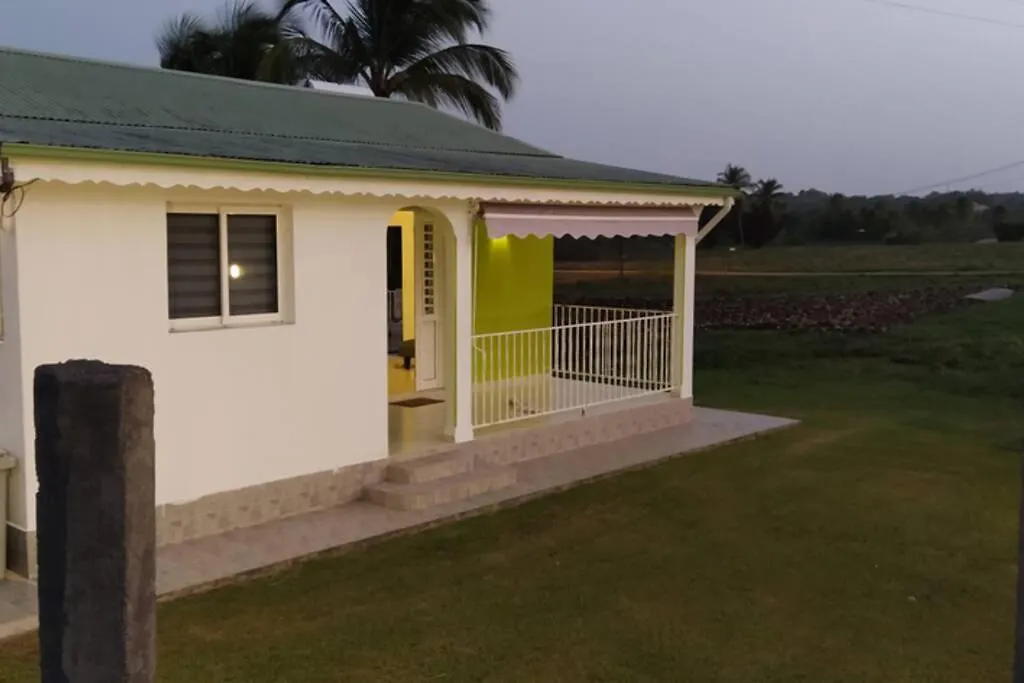 Villa Kaz A Roro à Sainte-Anne  Hébergement de vacances
